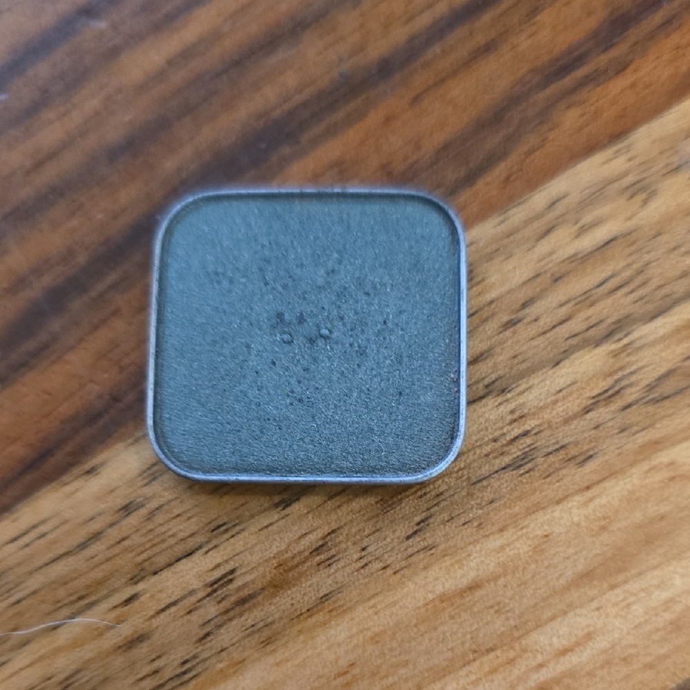 Dark Green Seint Eyeshadow